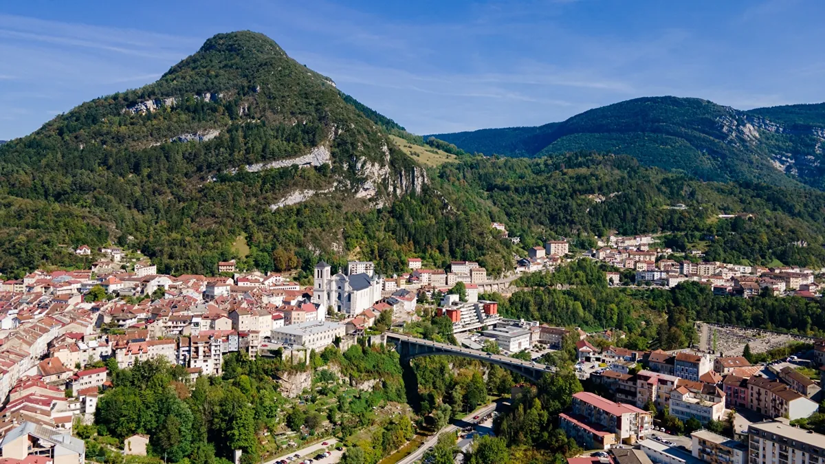 Saint-Claude, dans le Jura — cabinet Cavallin & Partners